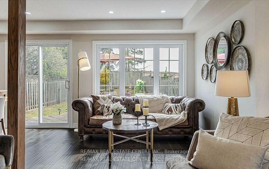Photo 14 of 2046 Glenada Crescent, Oakville, Wedgewood Creek — HOMEH