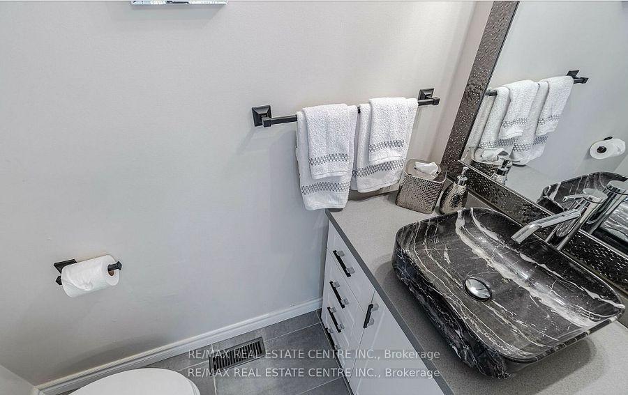 Photo 17 of 2046 Glenada Crescent, Oakville, Wedgewood Creek — HOMEH