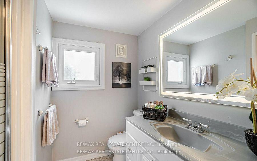 Photo 24 of 2046 Glenada Crescent, Oakville, Wedgewood Creek — HOMEH