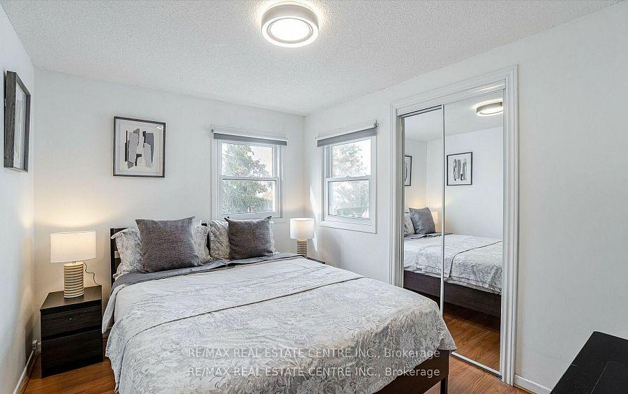 Photo 25 of 2046 Glenada Crescent, Oakville, Wedgewood Creek — HOMEH