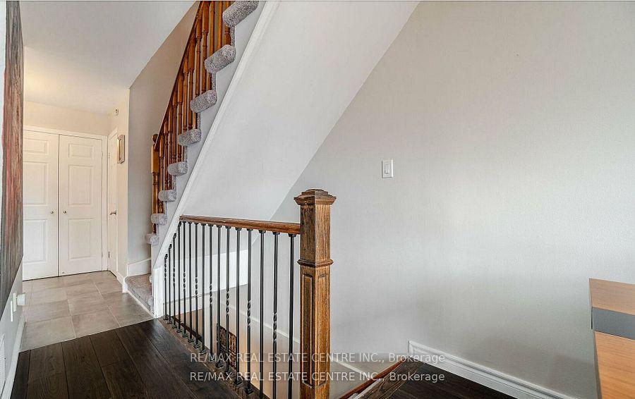 Photo 30 of 2046 Glenada Crescent, Oakville, Wedgewood Creek — HOMEH