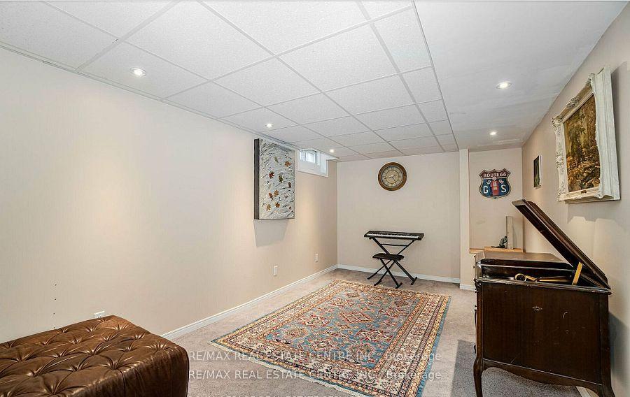 Photo 32 of 2046 Glenada Crescent, Oakville, Wedgewood Creek — HOMEH