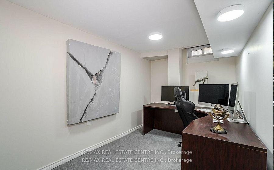 Photo 34 of 2046 Glenada Crescent, Oakville, Wedgewood Creek — HOMEH