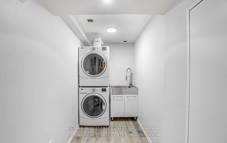 Photo 36 of 2046 Glenada Crescent, Oakville, Wedgewood Creek — HOMEH