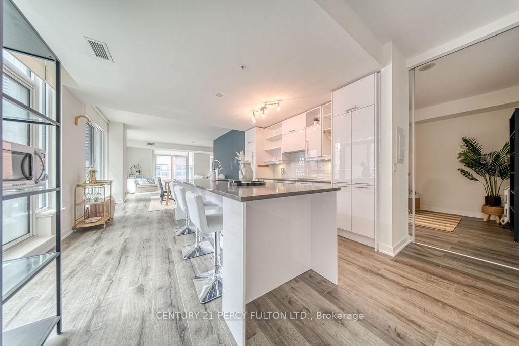 Photo 10 of Unit 323, 30 Nelson Street, Toronto, Waterfront Communities — HOMEH