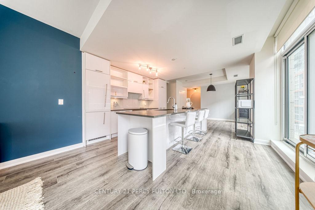 Photo 13 of Unit 323, 30 Nelson Street, Toronto, Waterfront Communities — HOMEH