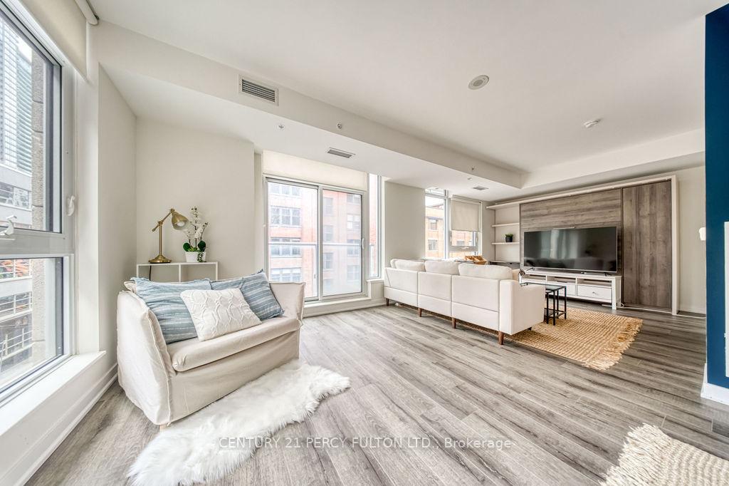 Photo 17 of Unit 323, 30 Nelson Street, Toronto, Waterfront Communities — HOMEH
