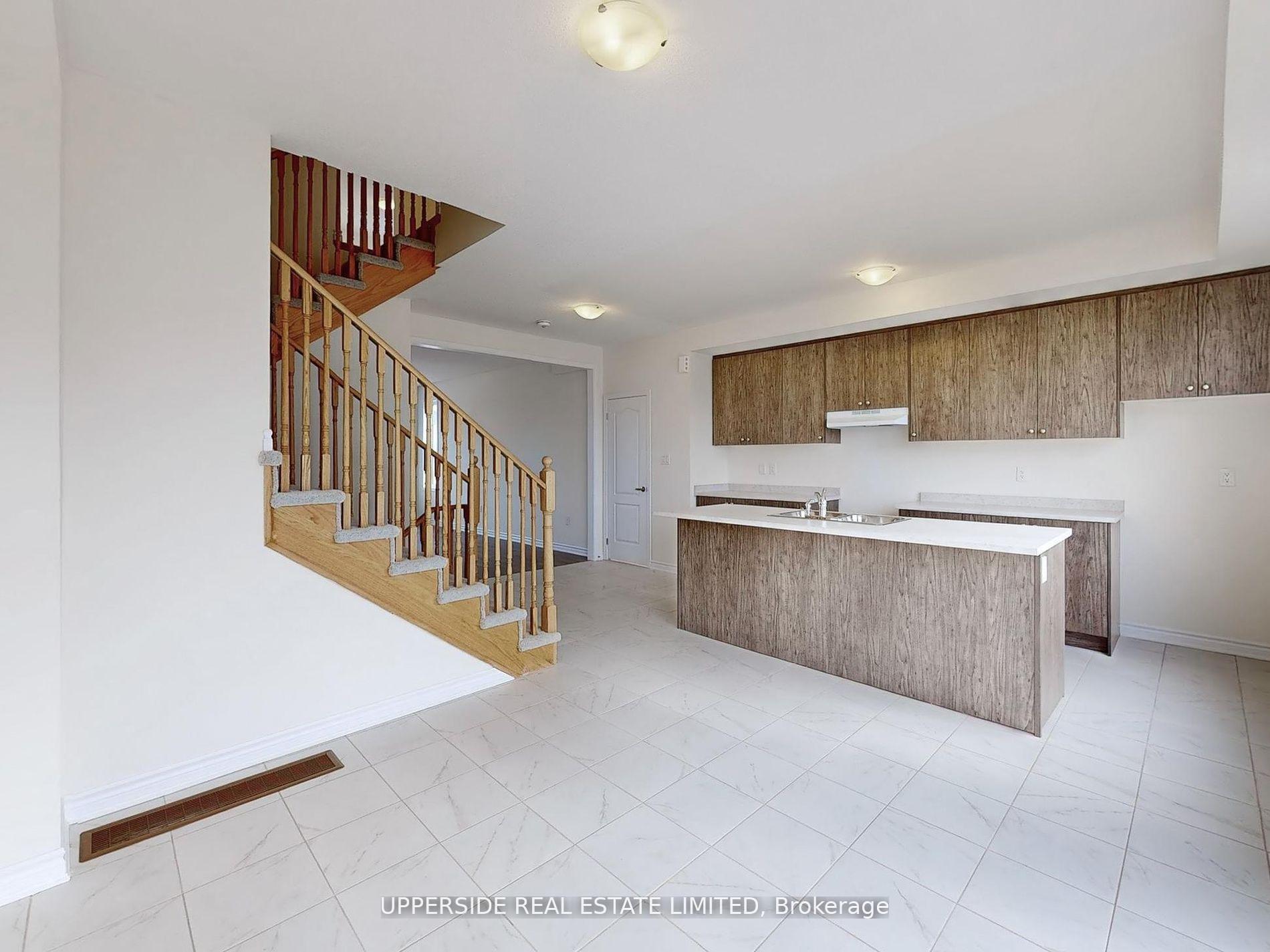 Photo 12 of 18 Lana Circle, Wasaga Beach — HOMEH