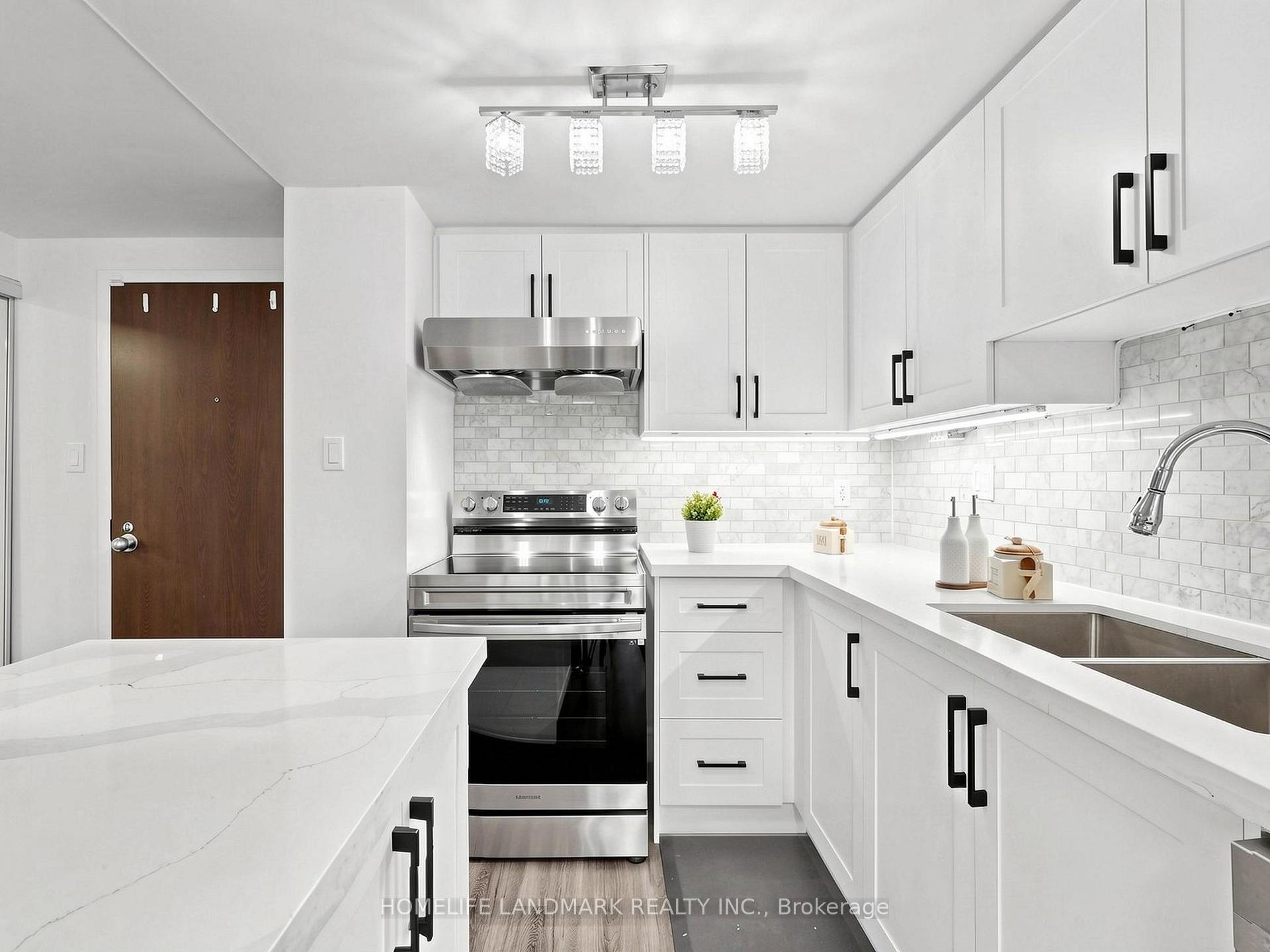 Front of Unit 1507, 44 Gerrard Street W