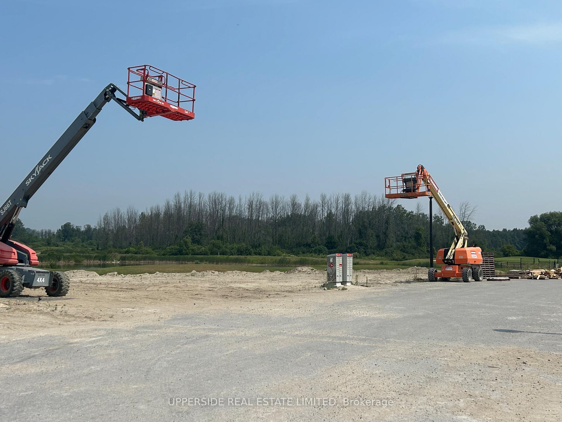 Photo 3 of 241 Village Gate Drive, Wasaga Beach — HOMEH