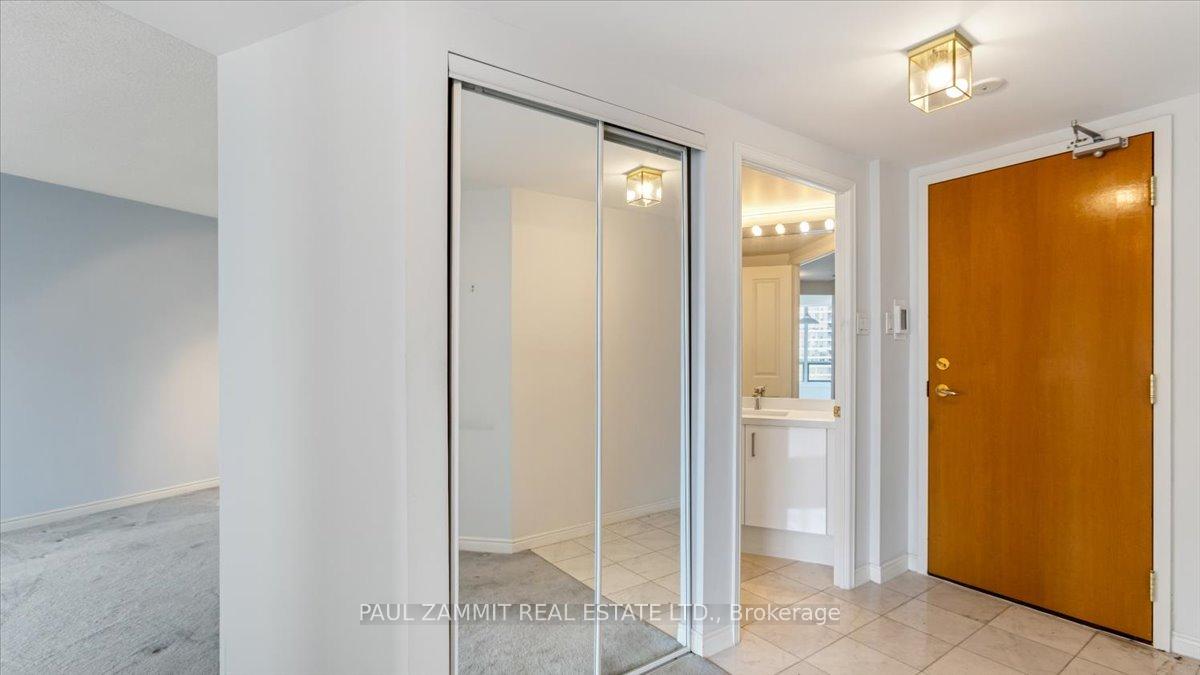 Photo 4 of Unit 911, 7250 Yonge Street, Vaughan, Crestwood-Springfarm-Yorkhill — HOMEH