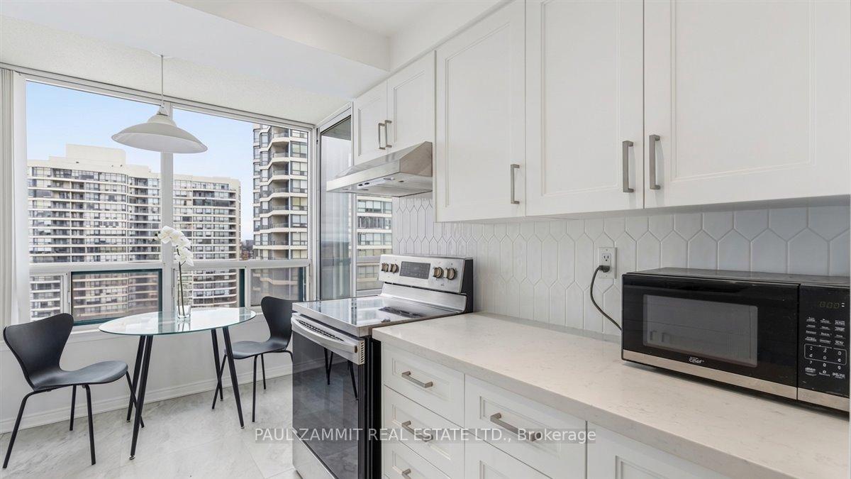Photo 6 of Unit 911, 7250 Yonge Street, Vaughan, Crestwood-Springfarm-Yorkhill — HOMEH