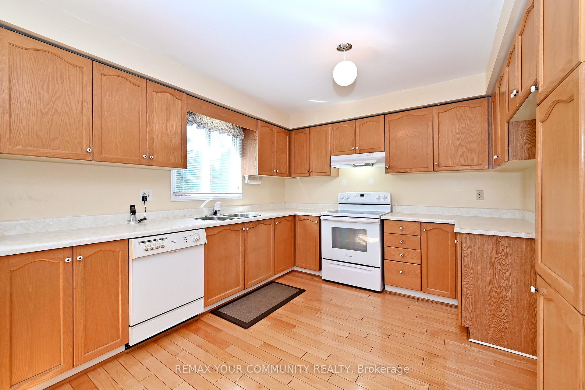 Photo 8 of 49 Tribbling Crescent, Aurora, Hills of St Andrew — HOMEH