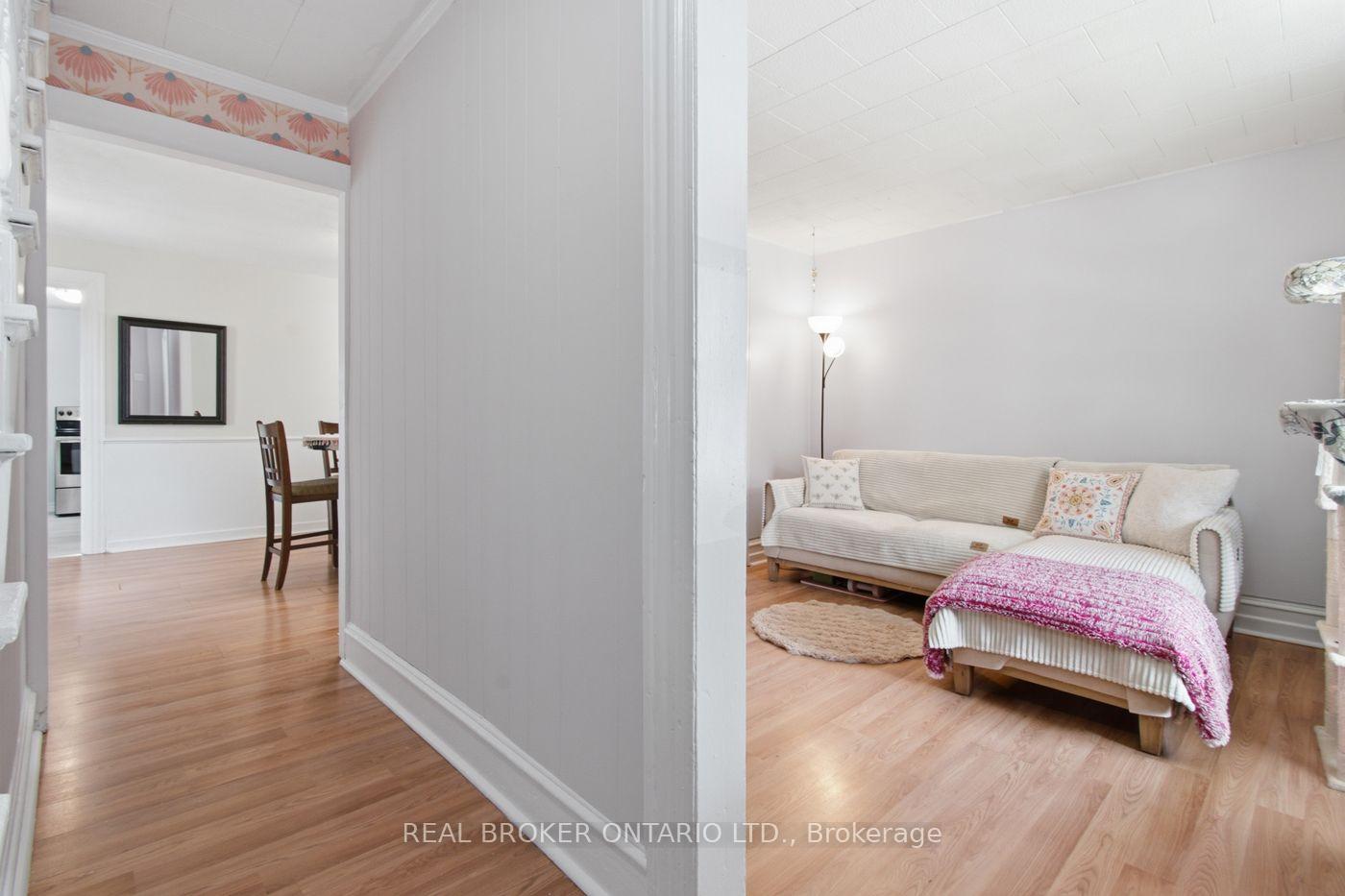 Photo 2 of 12 Elmview Street E, Welland, Prince Charles — HOMEH