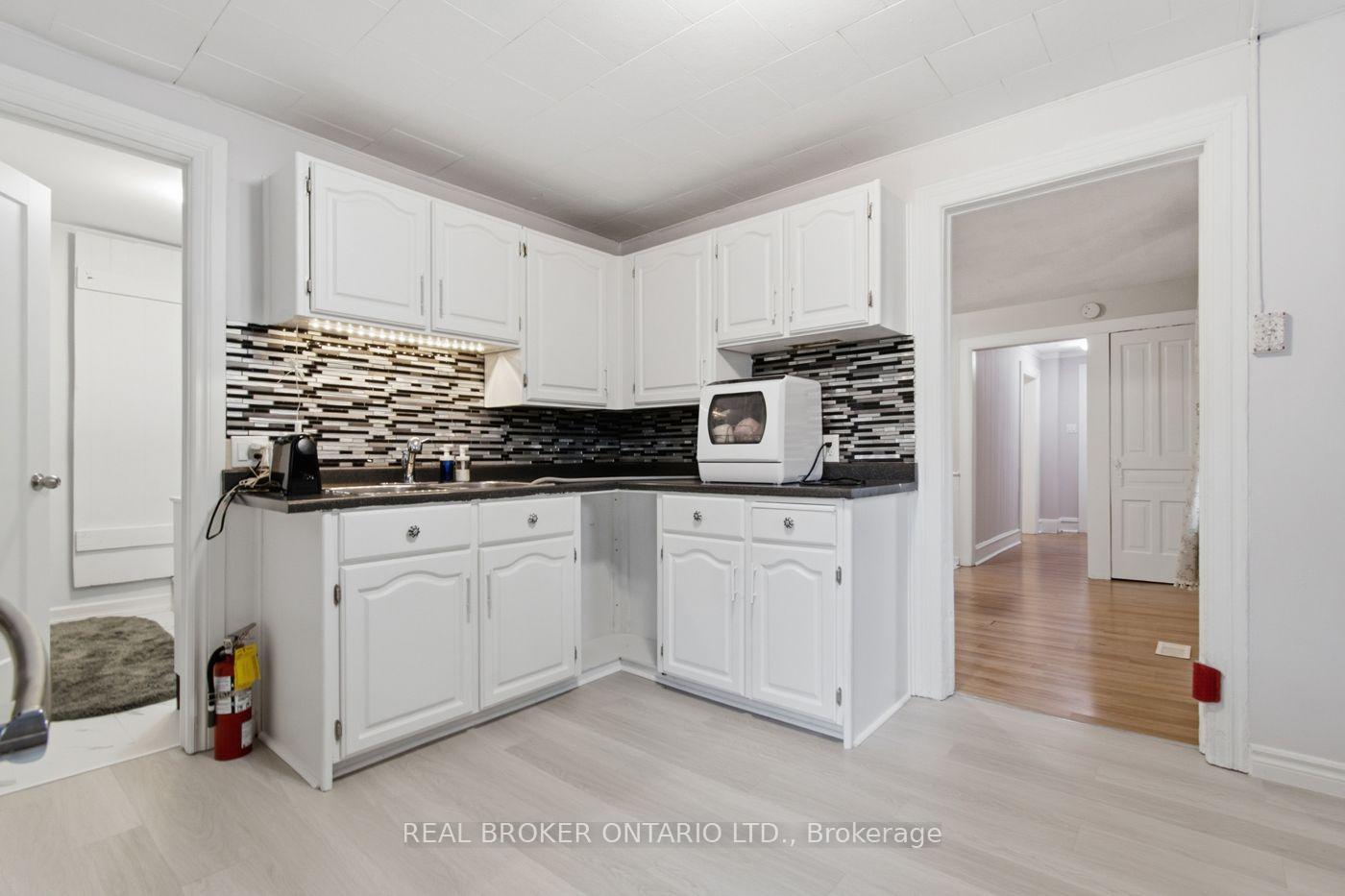 Photo 8 of 12 Elmview Street E, Welland, Prince Charles — HOMEH