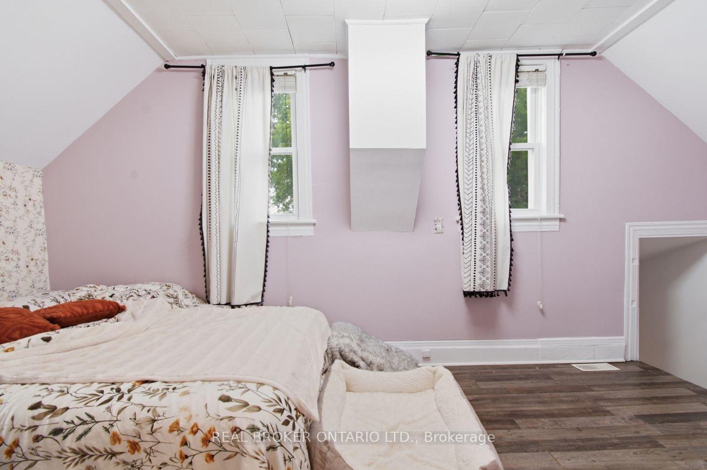 Photo 16 of 12 Elmview Street E, Welland, Prince Charles — HOMEH