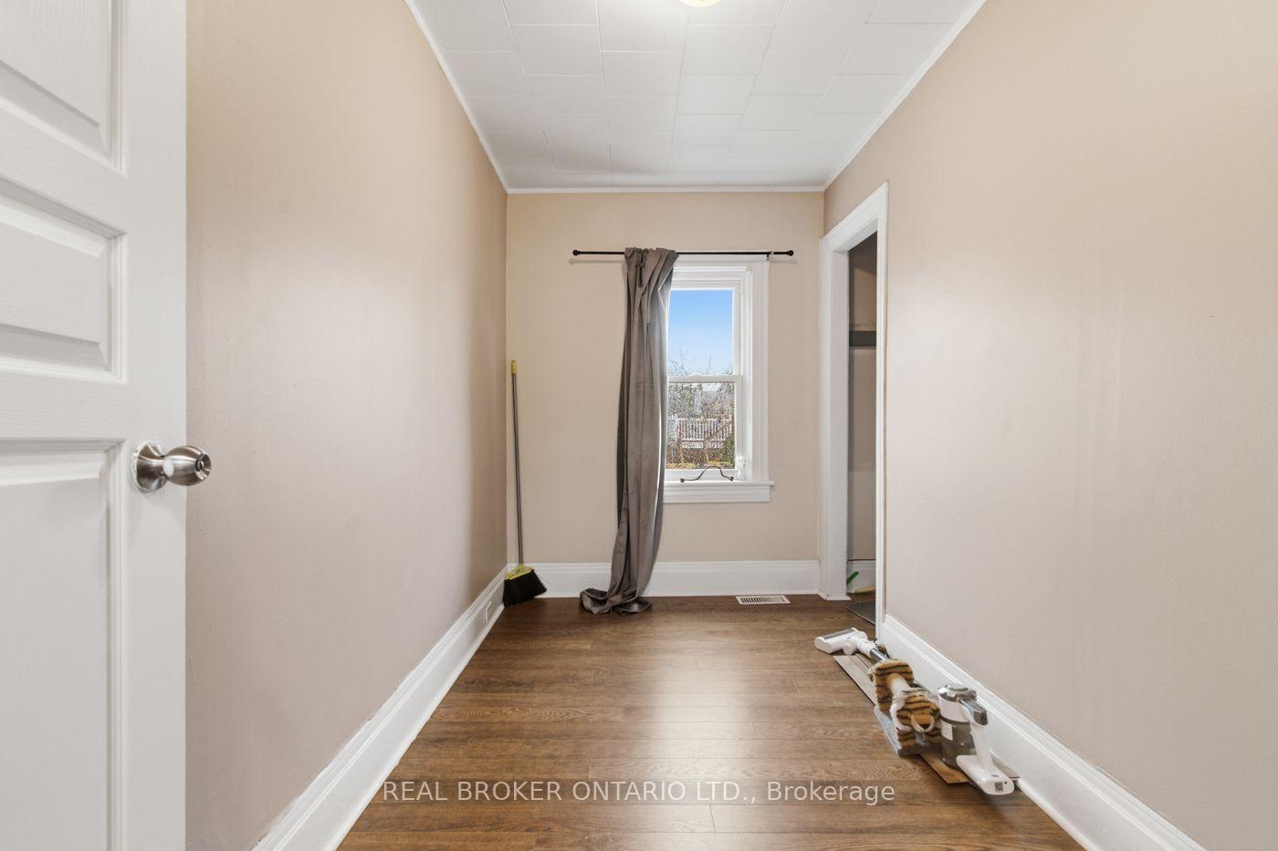 Photo 17 of 12 Elmview Street E, Welland, Prince Charles — HOMEH