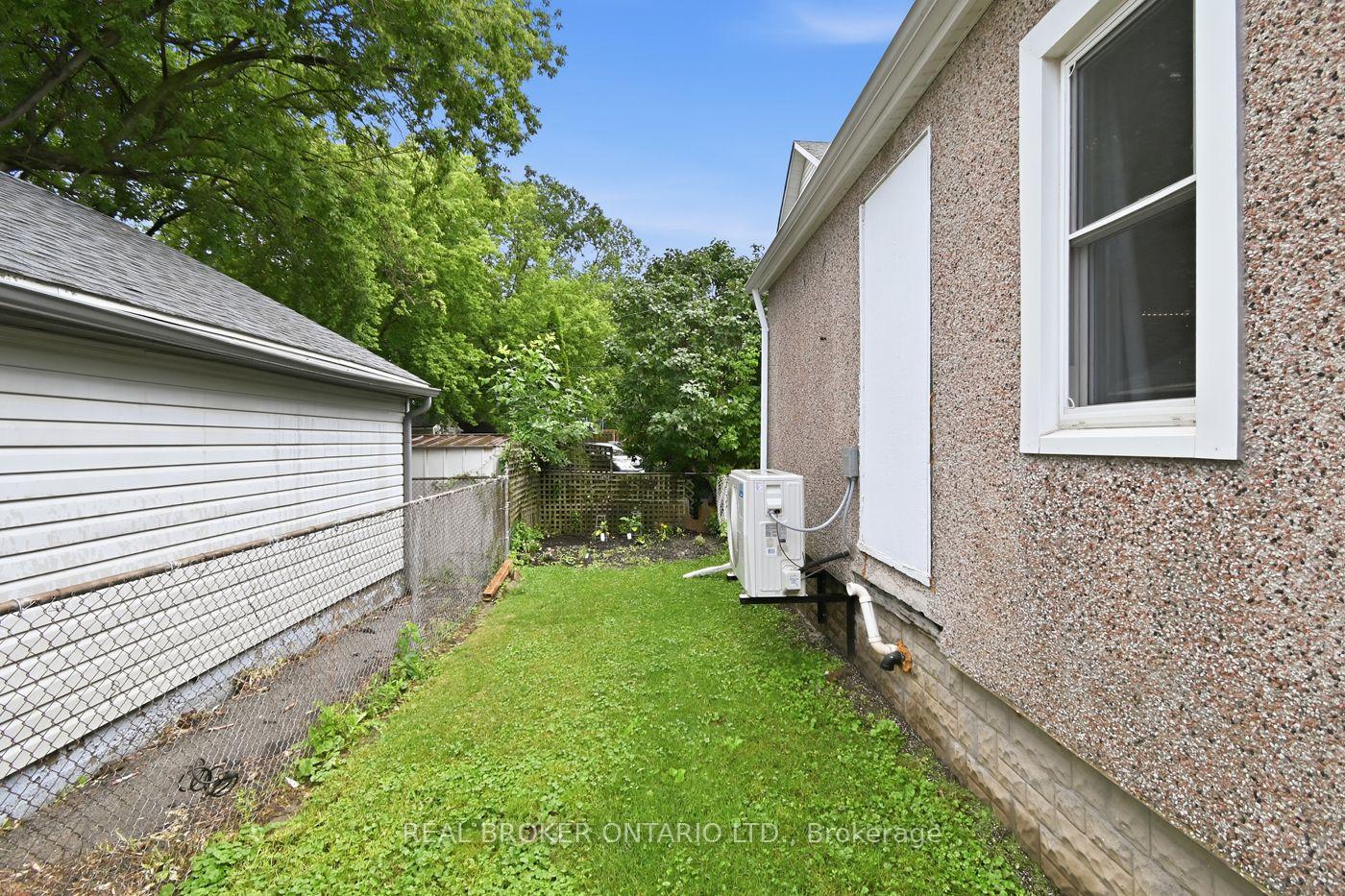 Photo 23 of 12 Elmview Street E, Welland, Prince Charles — HOMEH