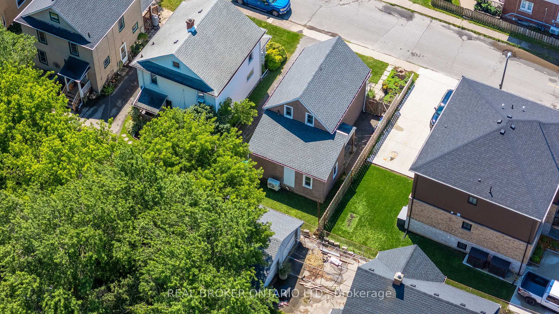 Photo 24 of 12 Elmview Street E, Welland, Prince Charles — HOMEH