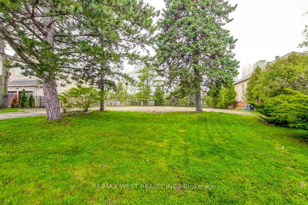 Front of Part Lot 1 Fairview Road W