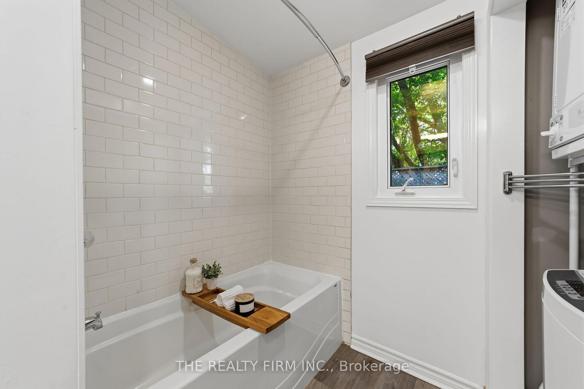 Photo 8 of 5 Henry Street, London, East K — HOMEH