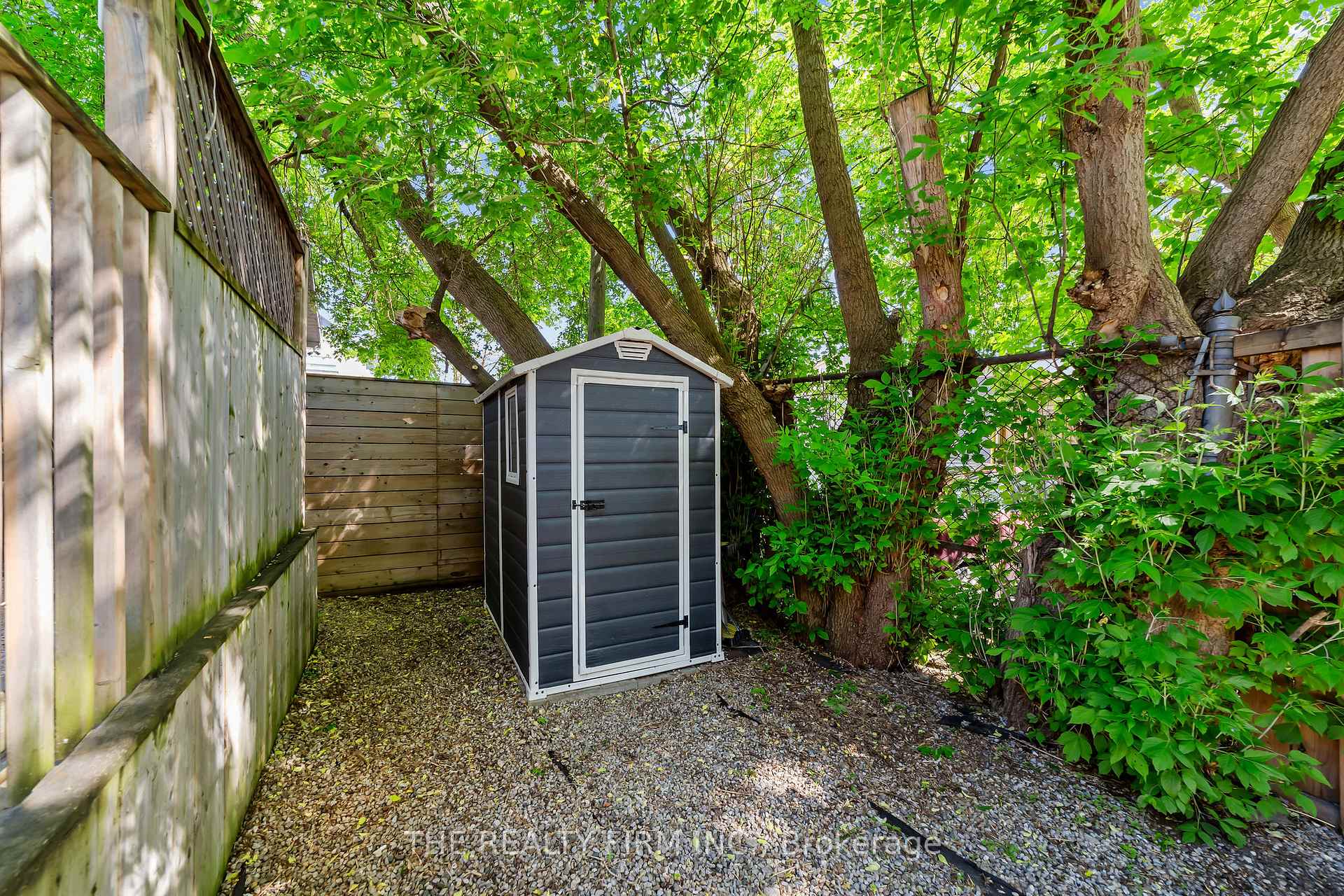 Photo 21 of 5 Henry Street, London, East K — HOMEH