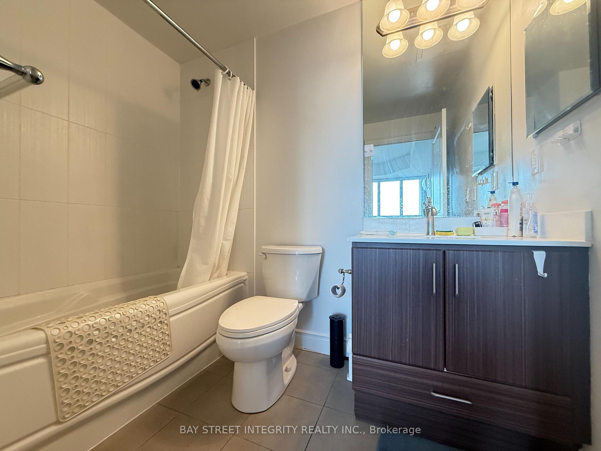 Photo 10 of Unit 315, 99 South Town Centre Boulevard, Markham, Unionville — HOMEH