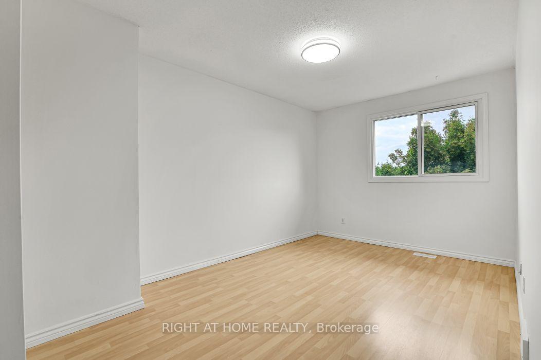 Photo 12 of 99 Craig Henry Drive, Ottawa, Craig Henry/Woodvale — HOMEH