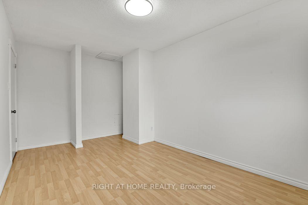 Photo 13 of 99 Craig Henry Drive, Ottawa, Craig Henry/Woodvale — HOMEH