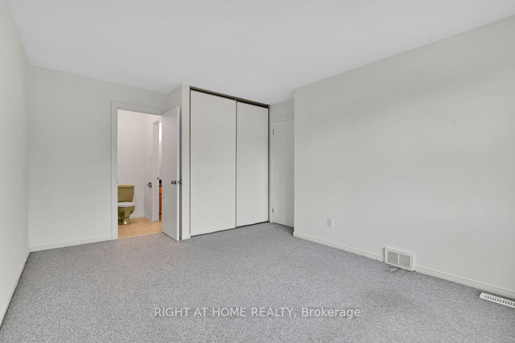 Photo 15 of 99 Craig Henry Drive, Ottawa, Craig Henry/Woodvale — HOMEH