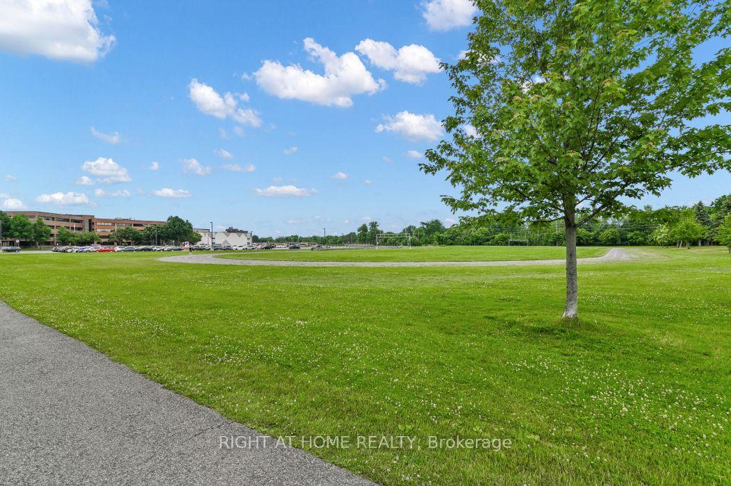 Photo 24 of 99 Craig Henry Drive, Ottawa, Craig Henry/Woodvale — HOMEH