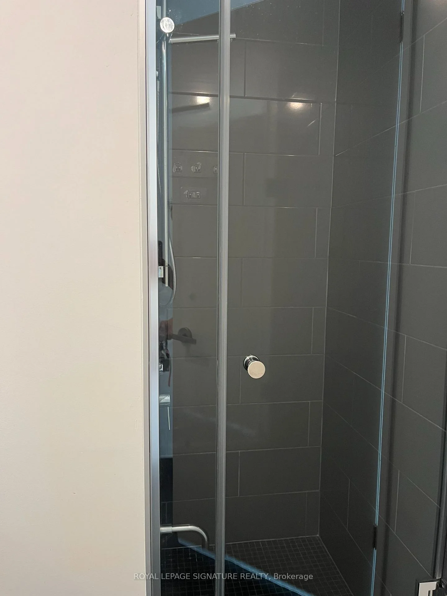 Photo 10 of Unit 3802, 197 Yonge Street, Toronto, Church-Yonge Corridor — HOMEH