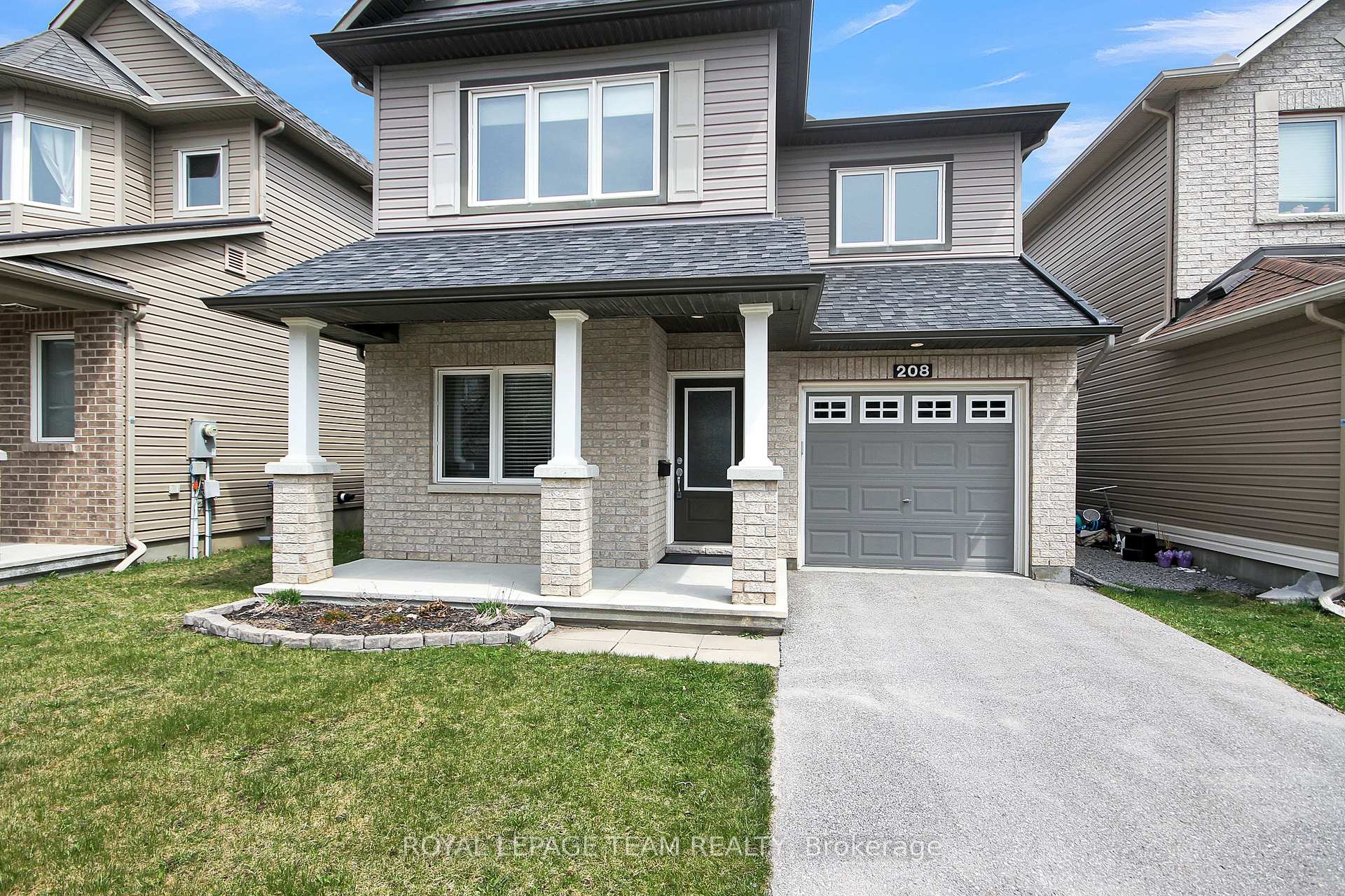 Photo 2 of 208 Mission Trail Crescent, Ottawa, Kanata - Kanata Lakes/Heritage Hills — HOMEH