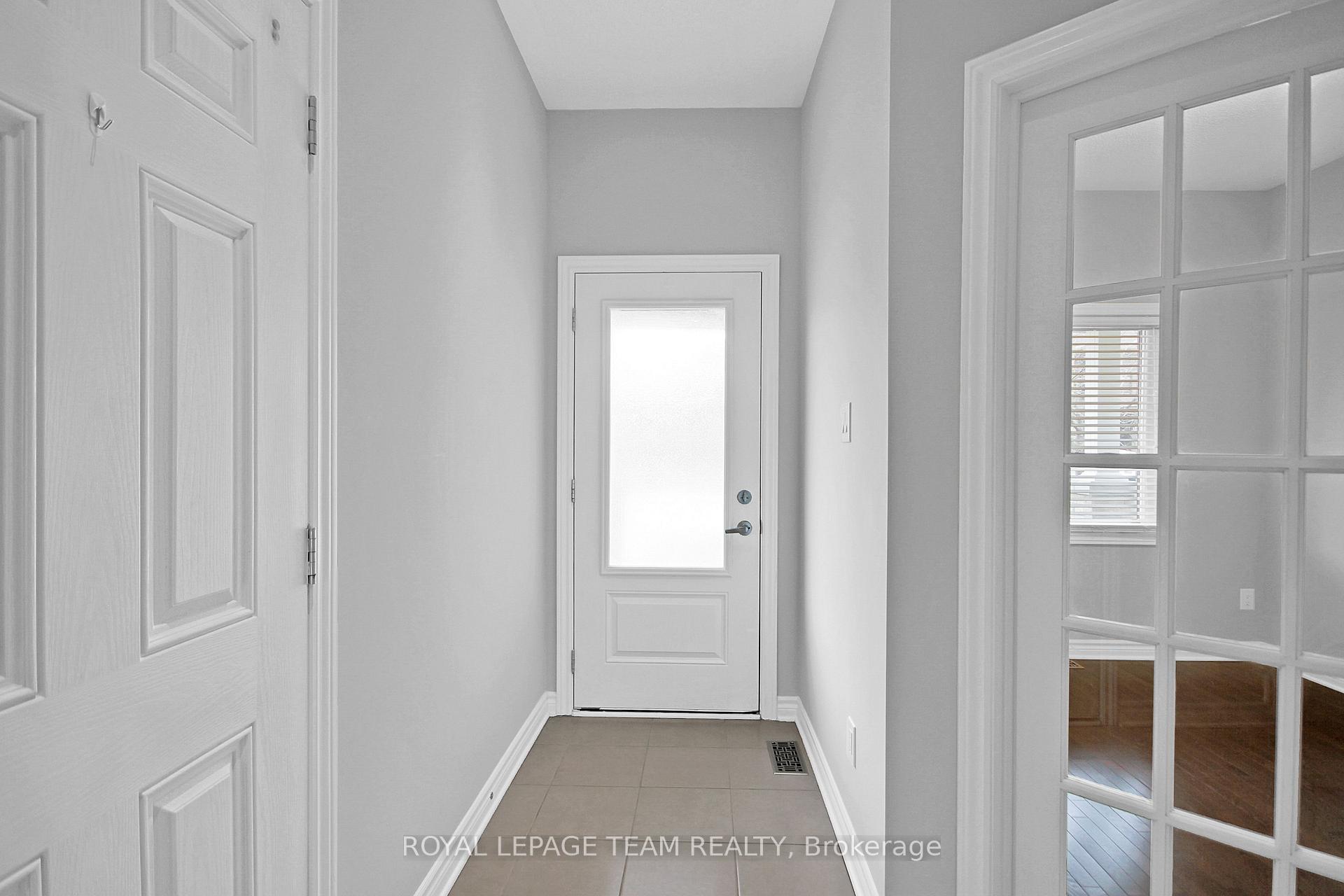 Photo 3 of 208 Mission Trail Crescent, Ottawa, Kanata - Kanata Lakes/Heritage Hills — HOMEH