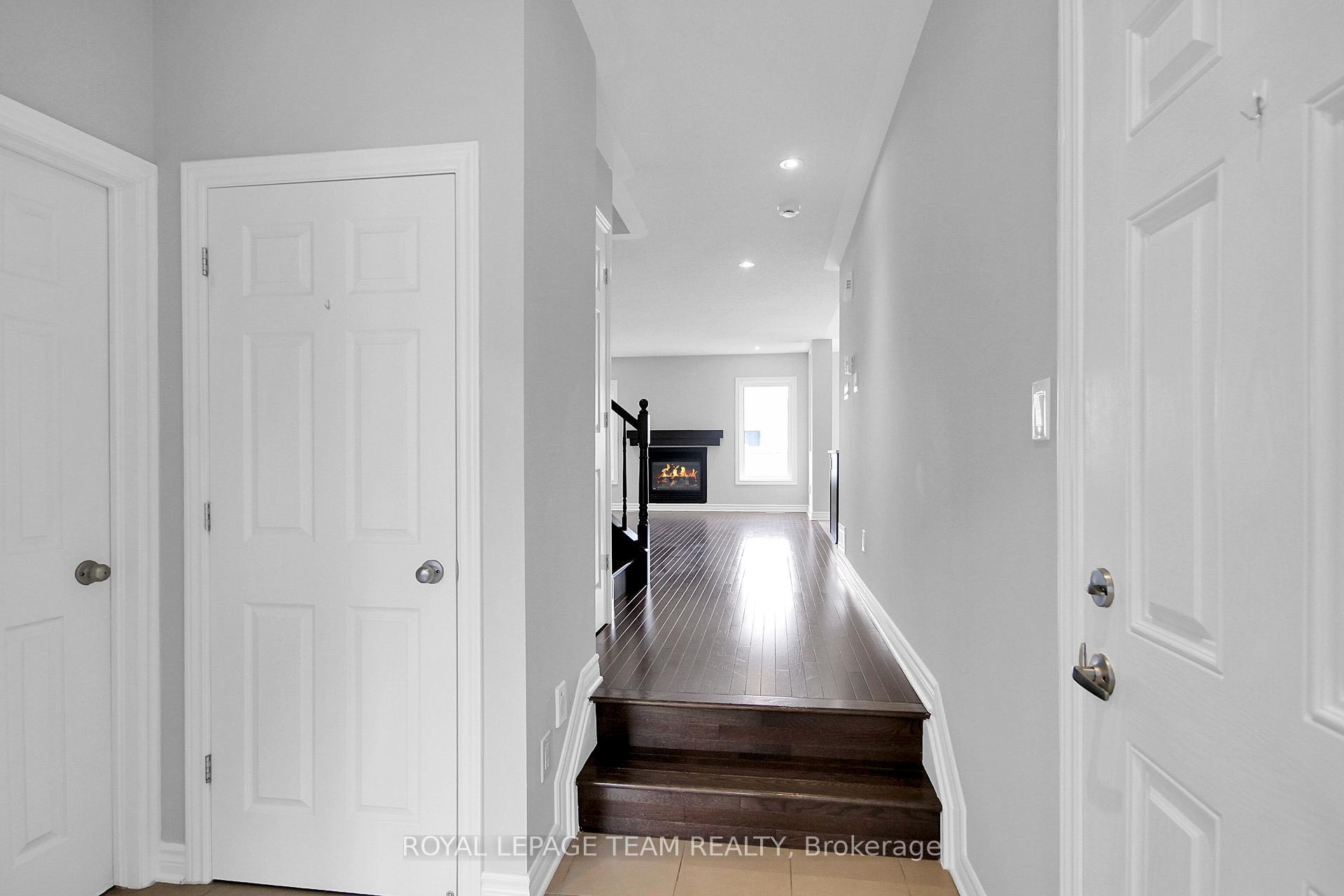 Photo 5 of 208 Mission Trail Crescent, Ottawa, Kanata - Kanata Lakes/Heritage Hills — HOMEH