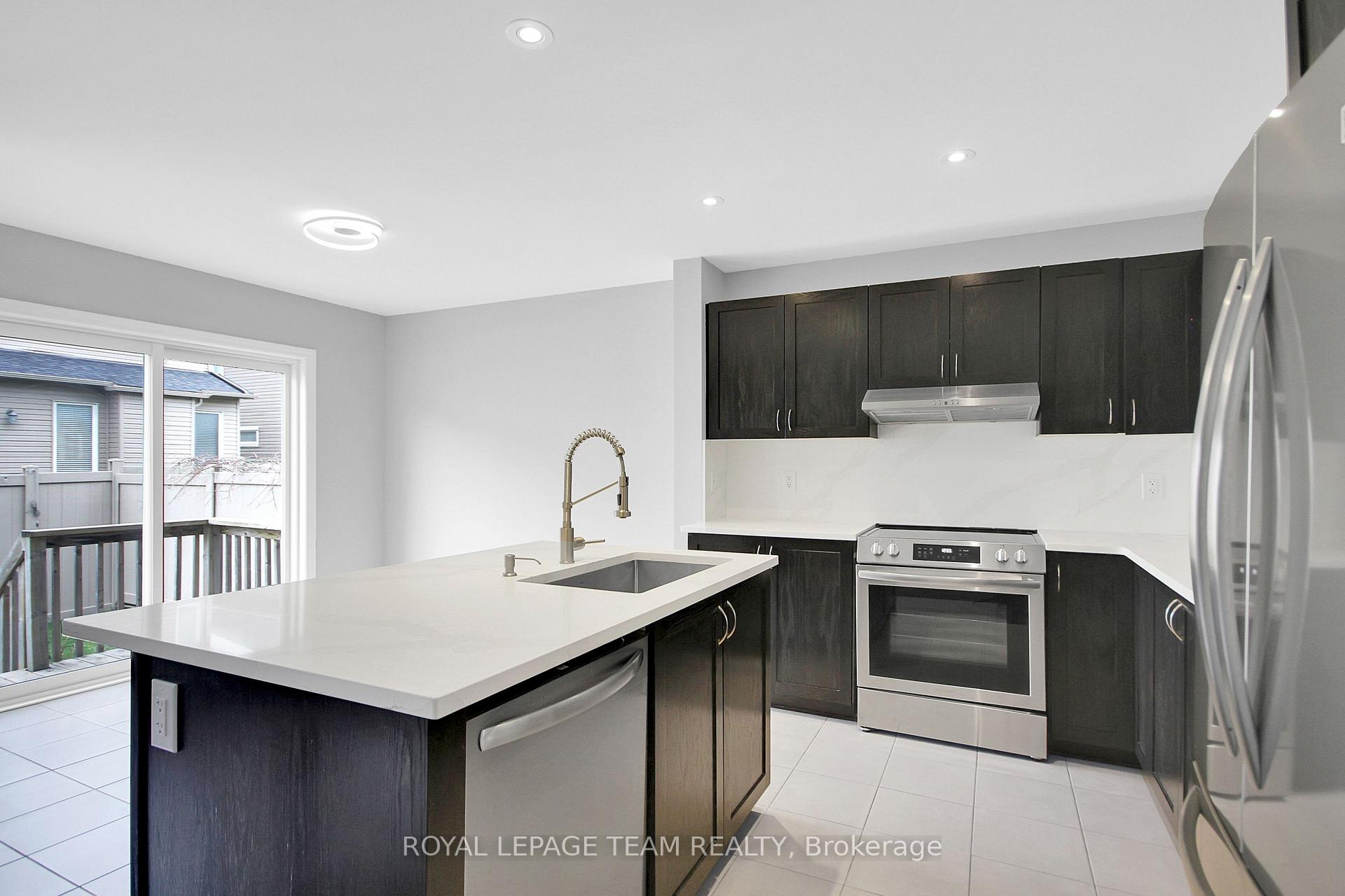 Photo 15 of 208 Mission Trail Crescent, Ottawa, Kanata - Kanata Lakes/Heritage Hills — HOMEH