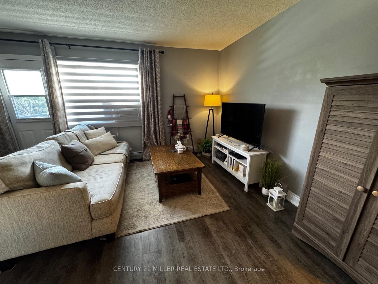 Front of Unit 309, 264 Oakdale Avenue