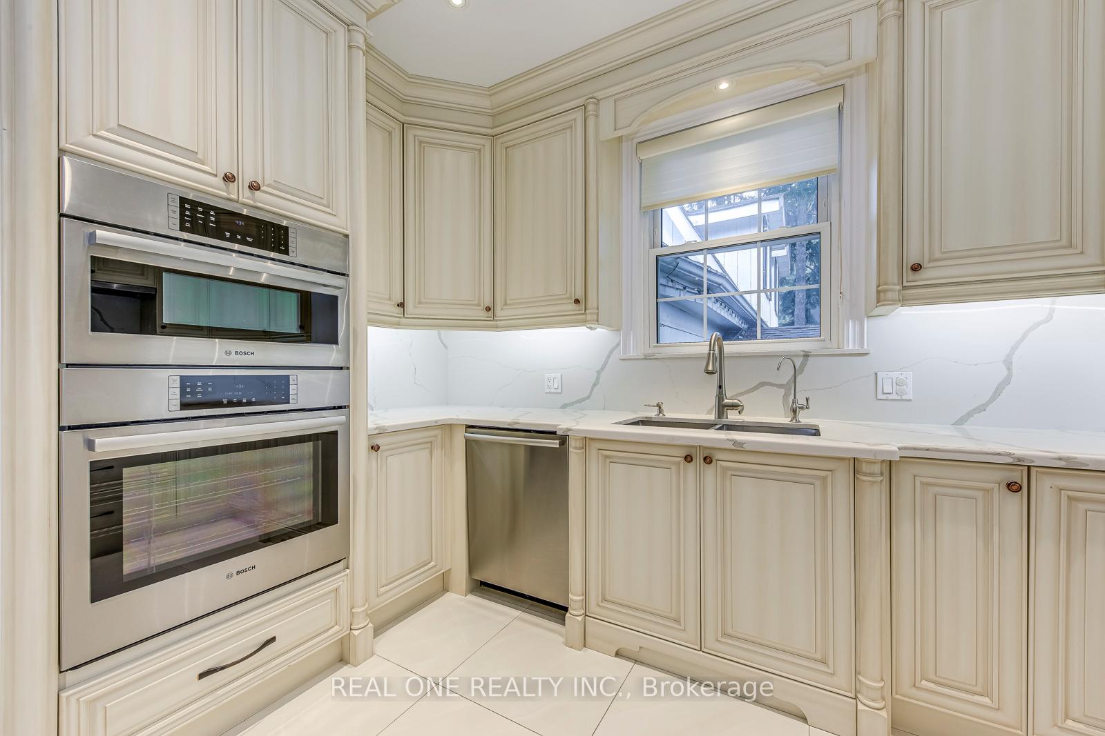 Photo 18 of 308 Morrison Road, Oakville, Morrison — HOMEH
