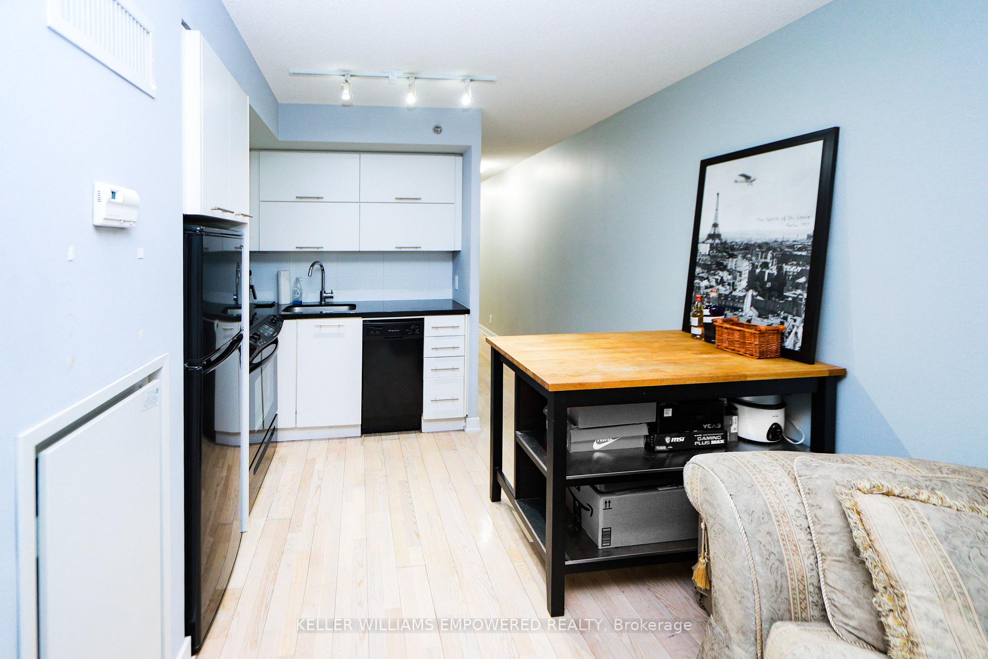 Photo 4 of Unit 221, 21 Nelson Street, Toronto, Waterfront Communities — HOMEH
