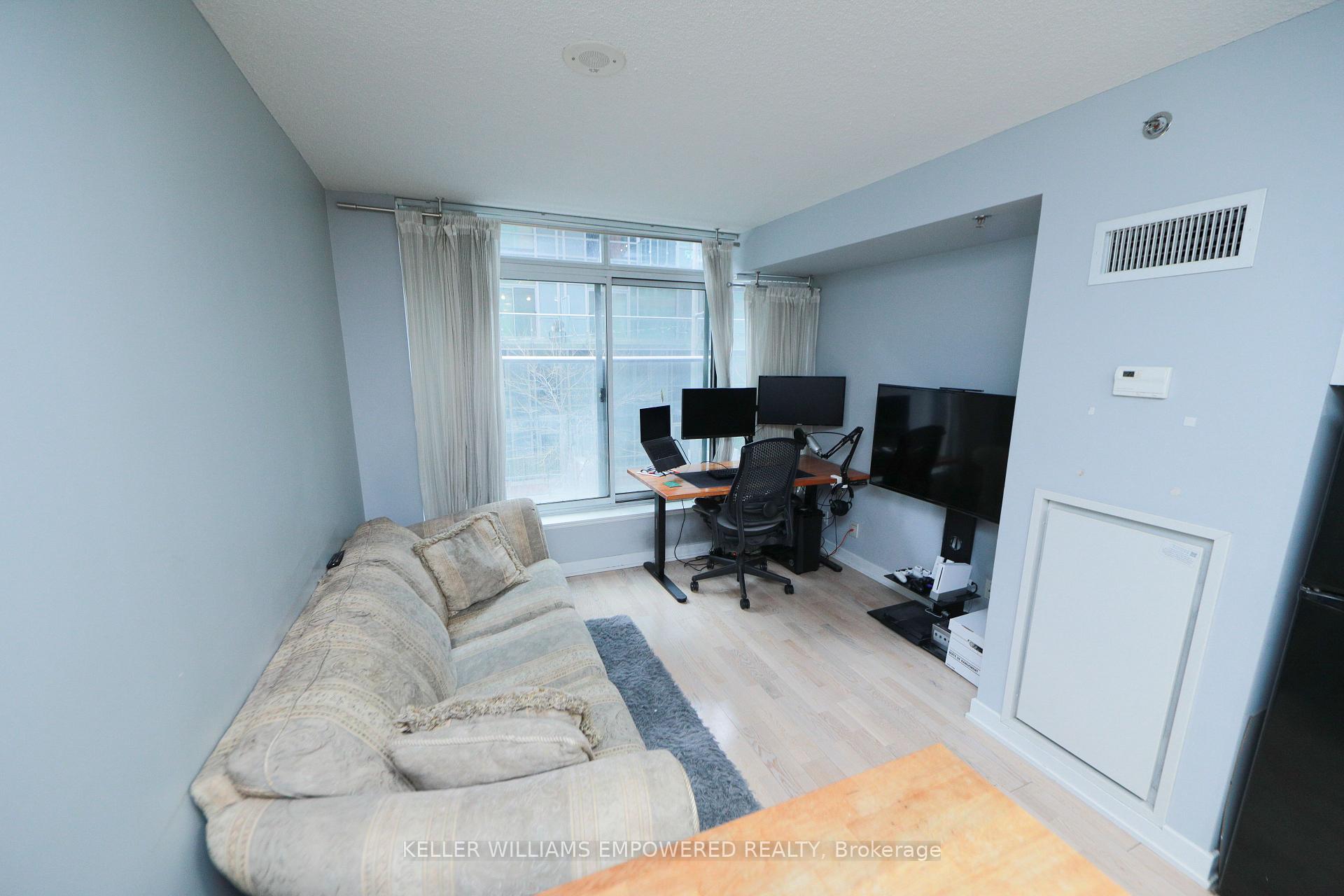 Photo 7 of Unit 221, 21 Nelson Street, Toronto, Waterfront Communities — HOMEH