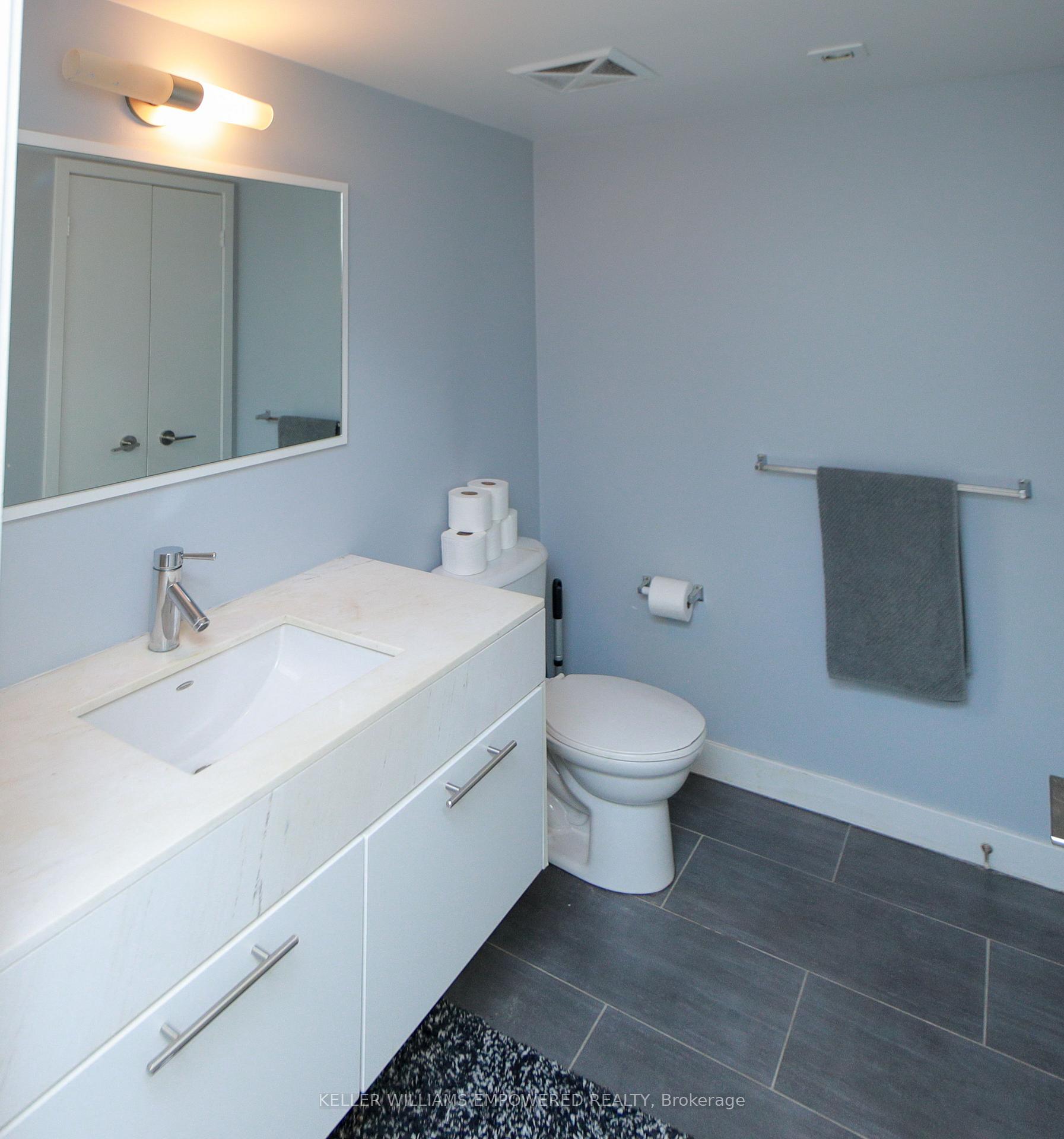 Photo 10 of Unit 221, 21 Nelson Street, Toronto, Waterfront Communities — HOMEH