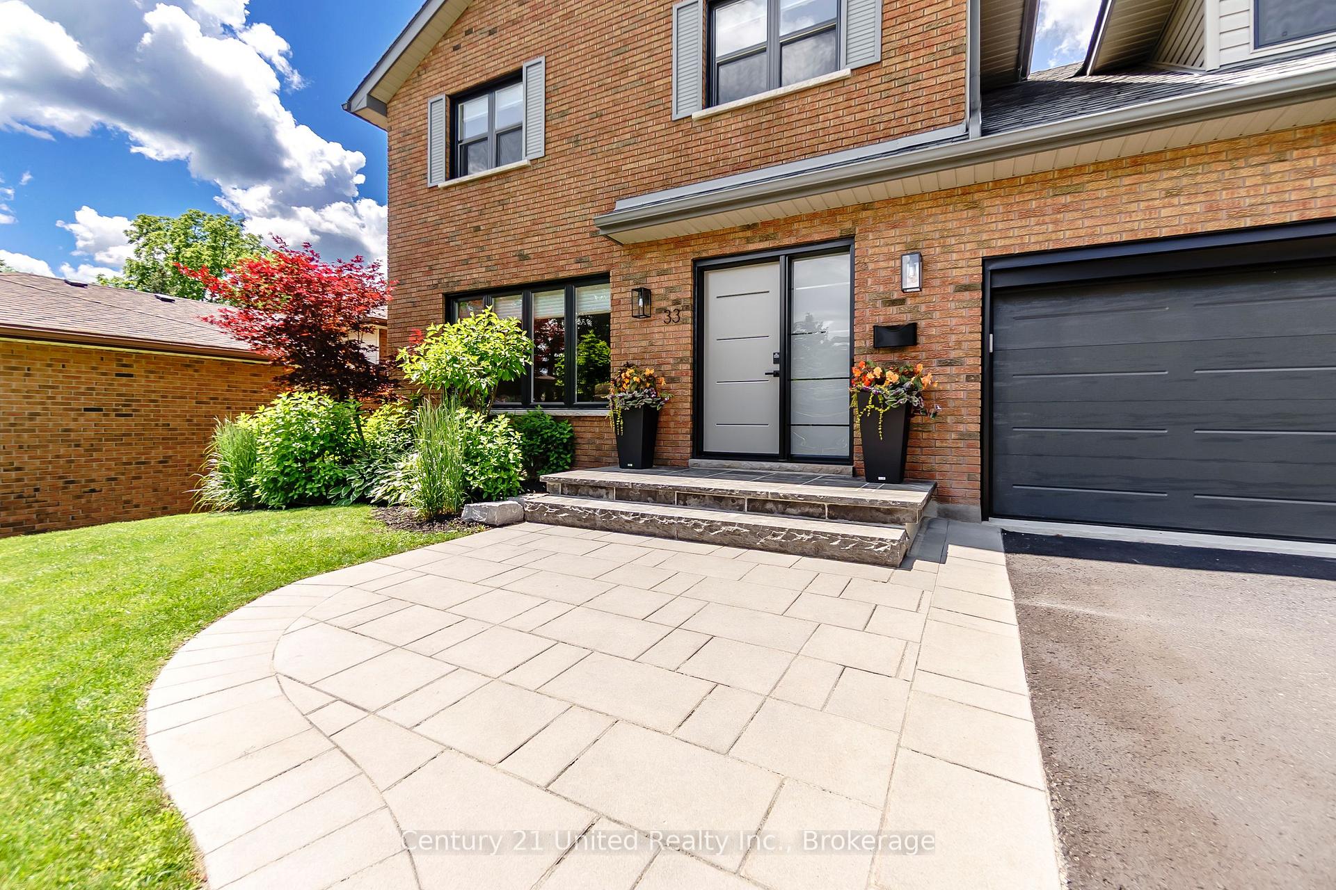 Photo 5 of 33 Oakwood Crescent, Peterborough, Monaghan Ward 2 — HOMEH