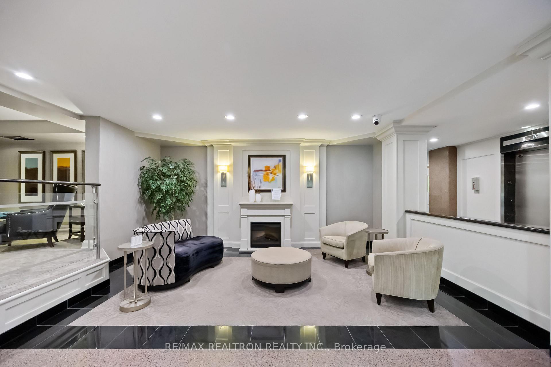Photo 3 of Unit 608, 7440 Bathurst Street, Vaughan, Brownridge — HOMEH