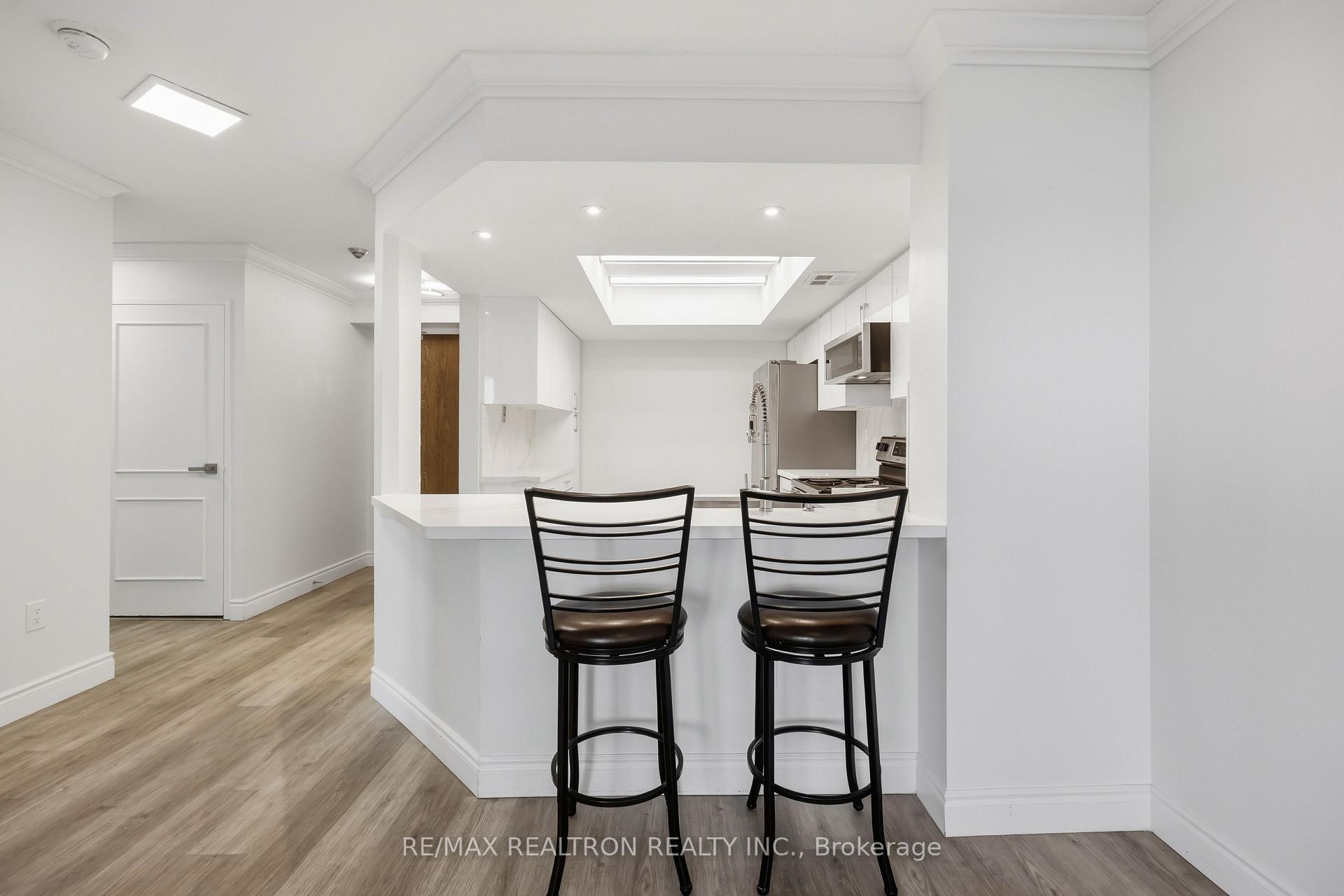 Photo 7 of Unit 608, 7440 Bathurst Street, Vaughan, Brownridge — HOMEH