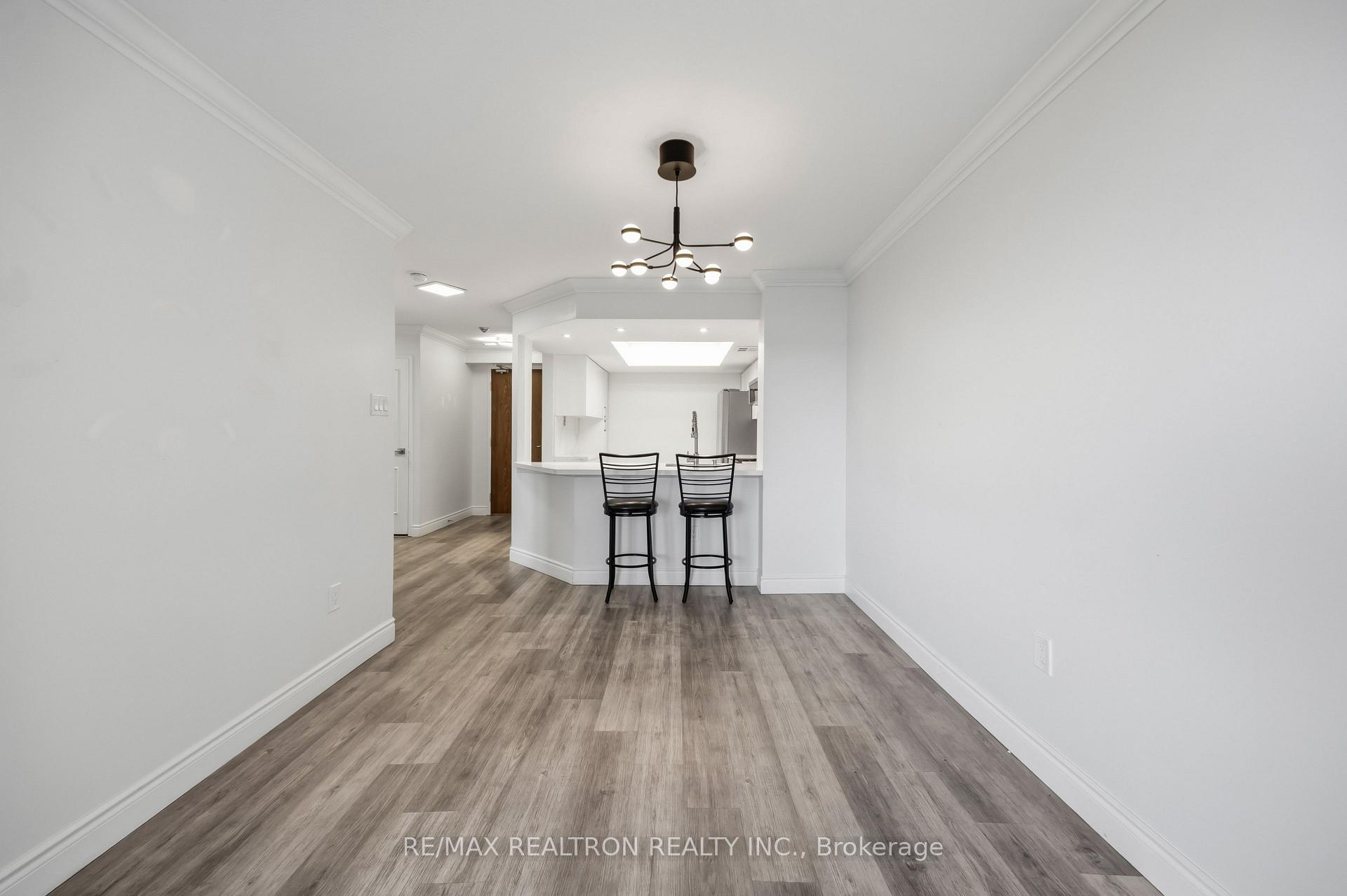 Photo 8 of Unit 608, 7440 Bathurst Street, Vaughan, Brownridge — HOMEH