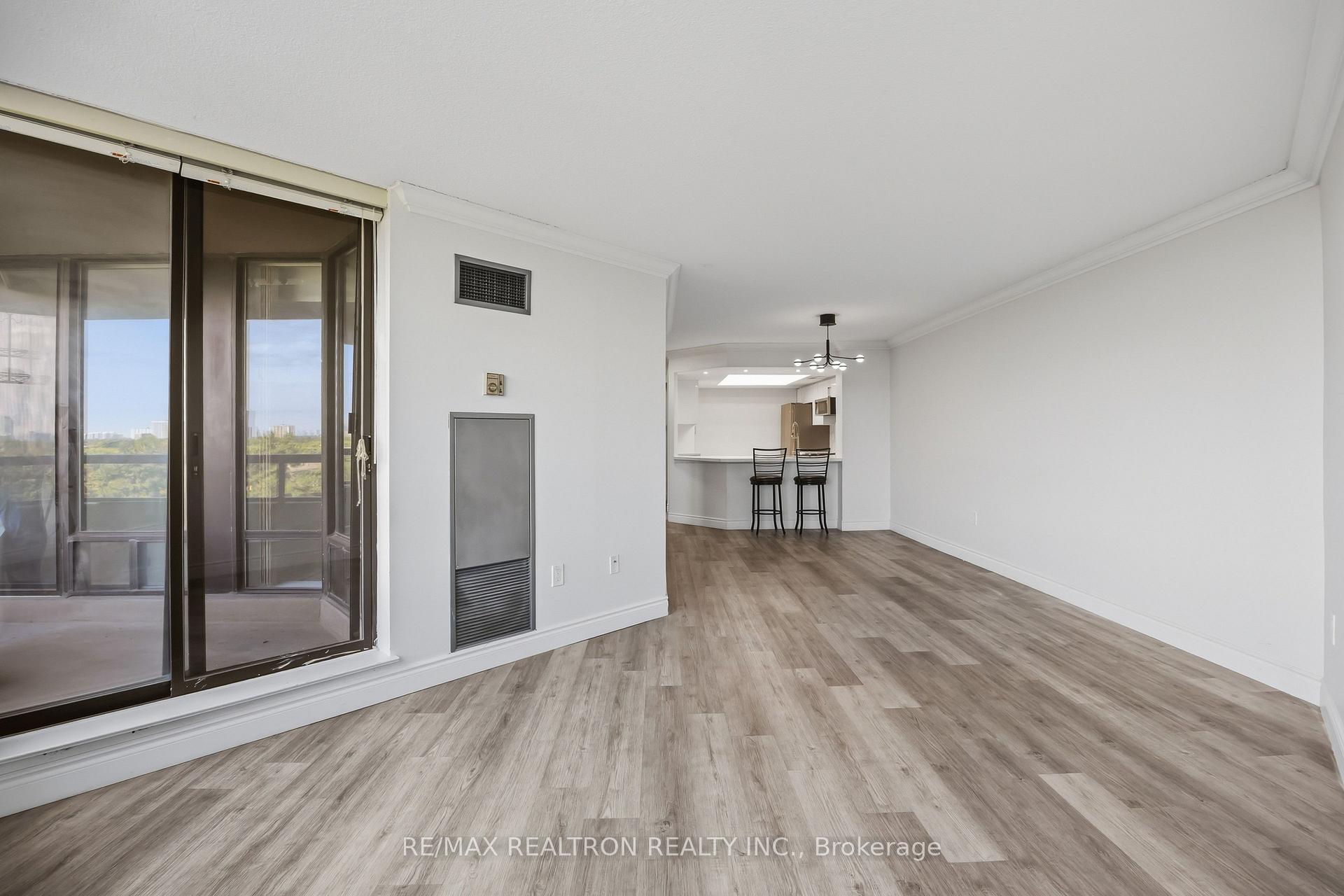 Photo 9 of Unit 608, 7440 Bathurst Street, Vaughan, Brownridge — HOMEH