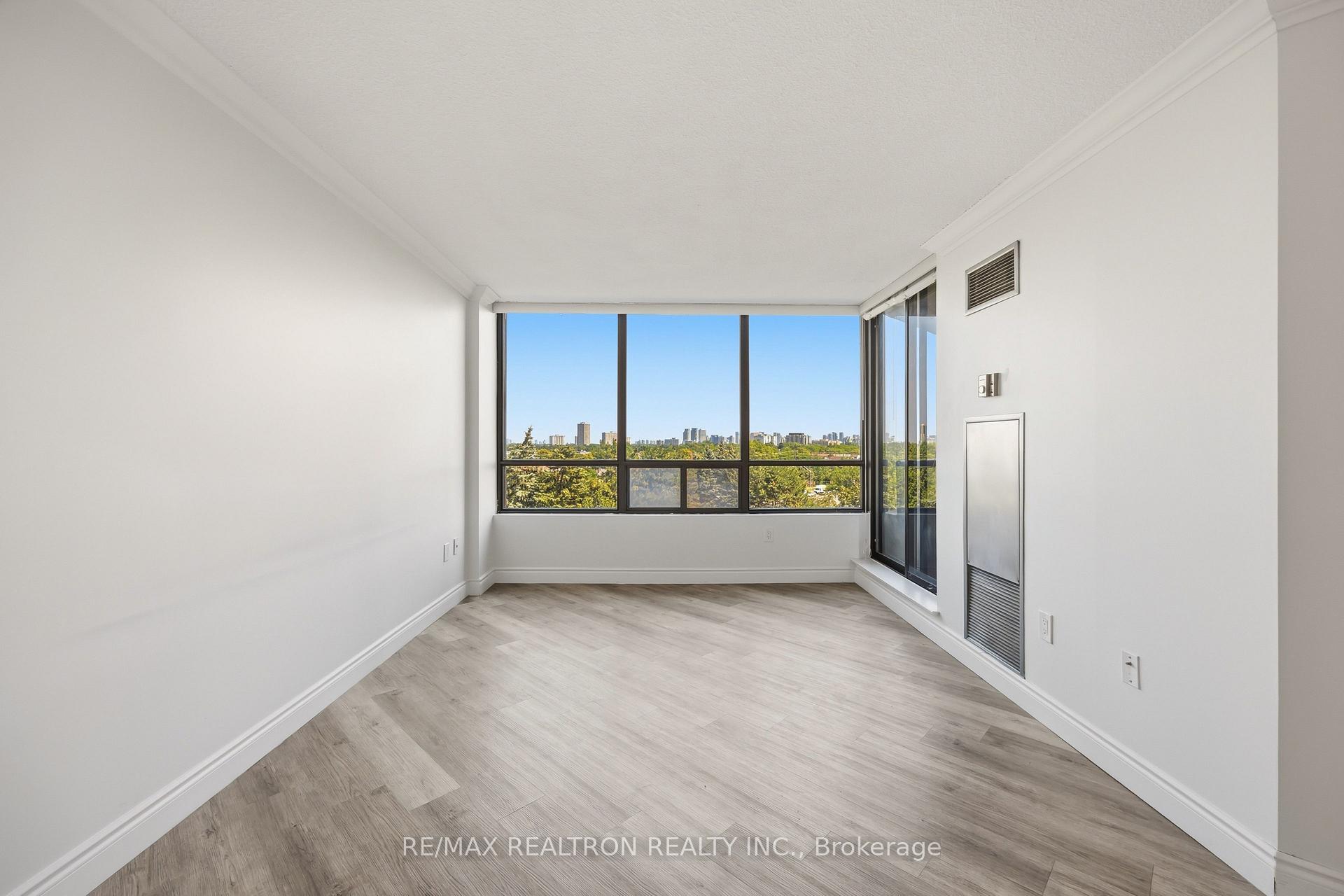 Photo 11 of Unit 608, 7440 Bathurst Street, Vaughan, Brownridge — HOMEH