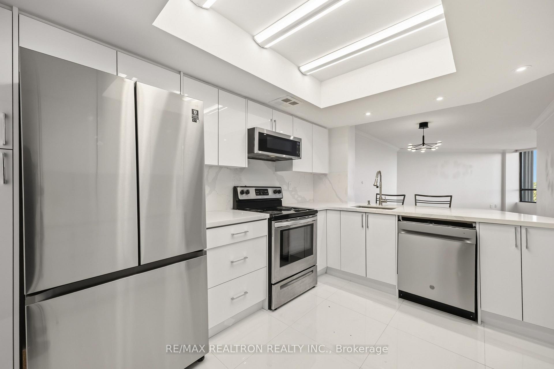 Photo 15 of Unit 608, 7440 Bathurst Street, Vaughan, Brownridge — HOMEH