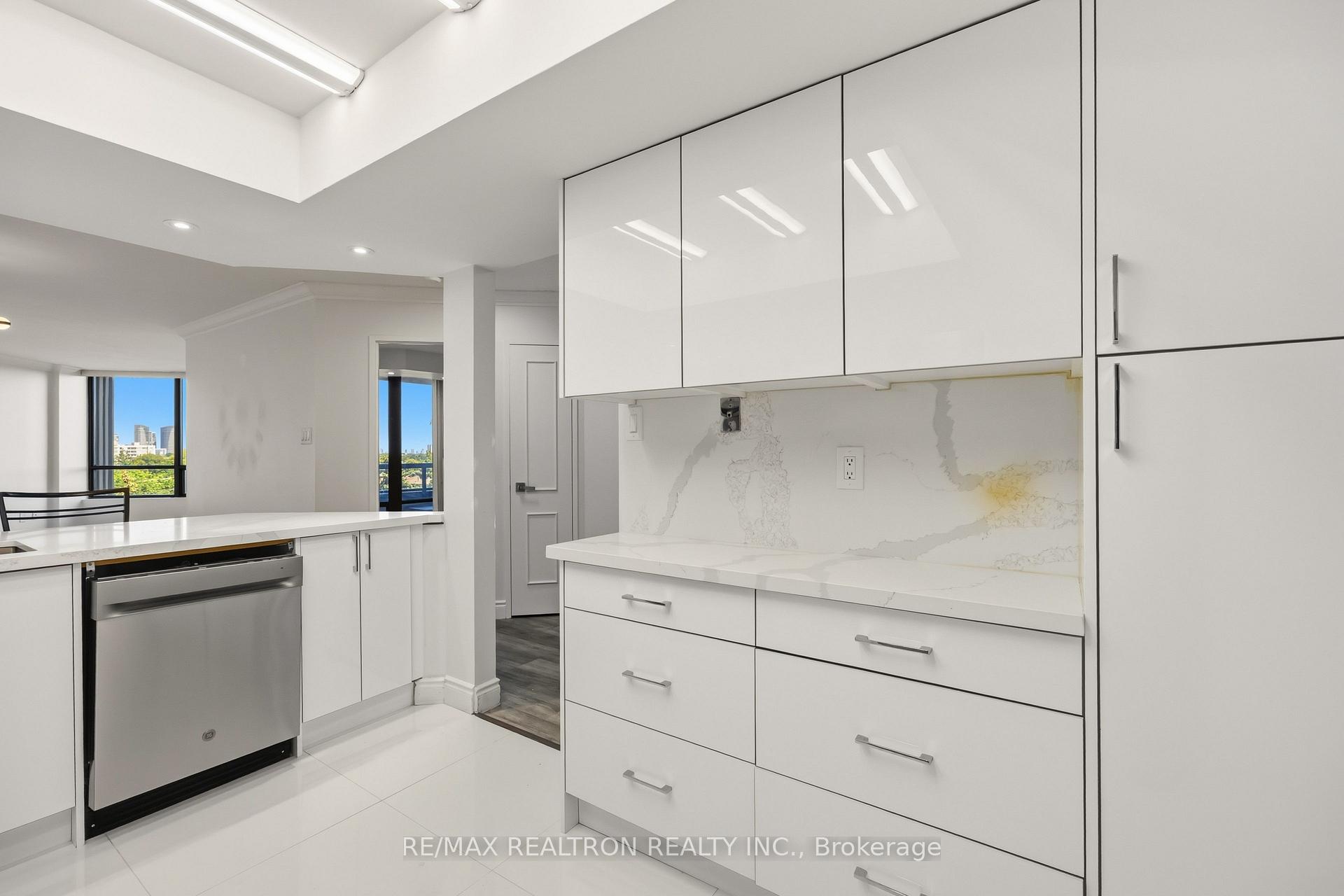 Photo 16 of Unit 608, 7440 Bathurst Street, Vaughan, Brownridge — HOMEH