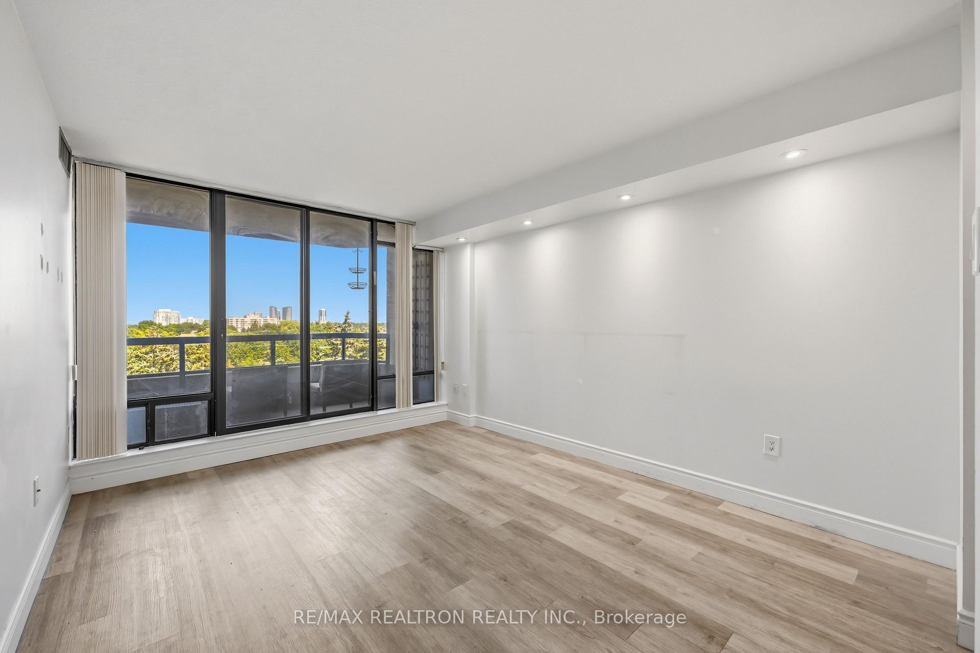 Photo 23 of Unit 608, 7440 Bathurst Street, Vaughan, Brownridge — HOMEH